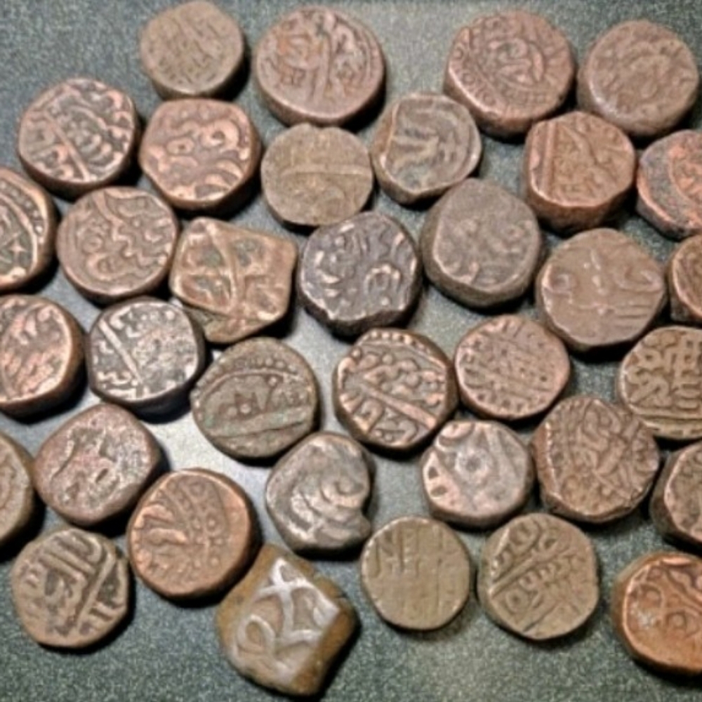 18th–19th Century Indian “Dump” Coins – Mixed Lot (Unsearched)
